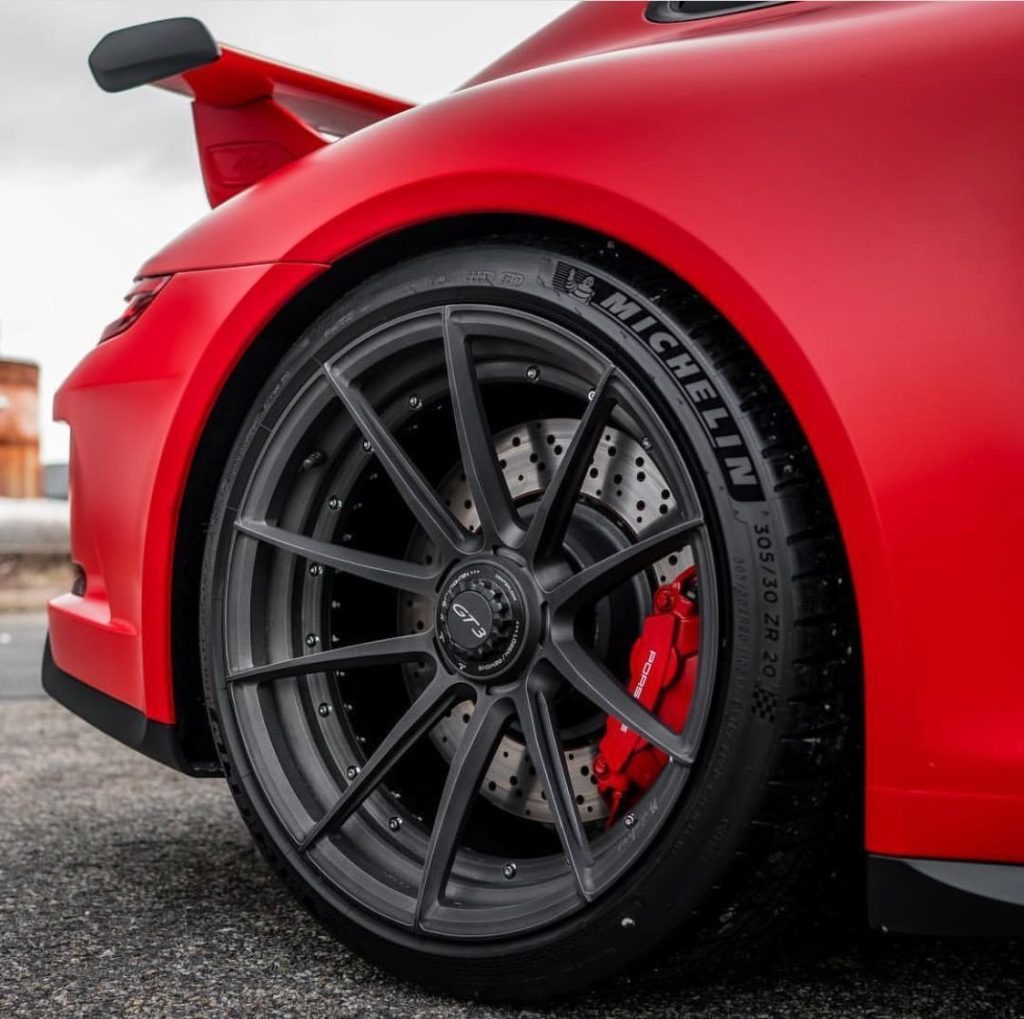 1667515684 15 sportishka com p koleso avtomobilya krasivo 20 1